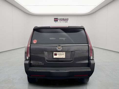 Used 2015 Cadillac Escalade Luxury AWD/4WD image 4