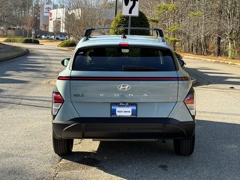 Used 2025 Hyundai Kona SEL image 4