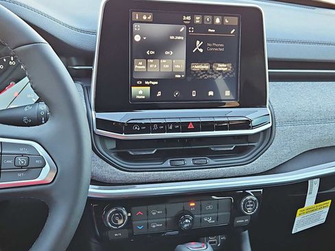 New 2026 Jeep Compass Latitude image 27