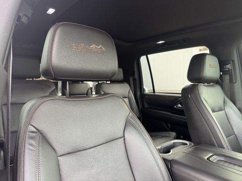 Used 2022 Chevrolet Suburban High Country AWD/4WD image 21