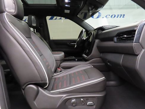 Used 2025 GMC Yukon AT4 Ultimate image 26