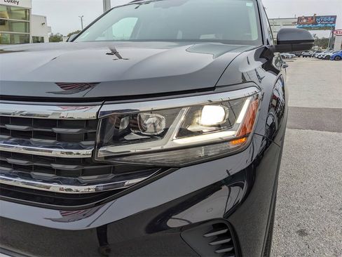 Certified 2023 Volkswagen Atlas SE image 11