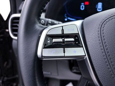 Used 2025 Kia Telluride EX w/ EX Captain's Chair Package image 33