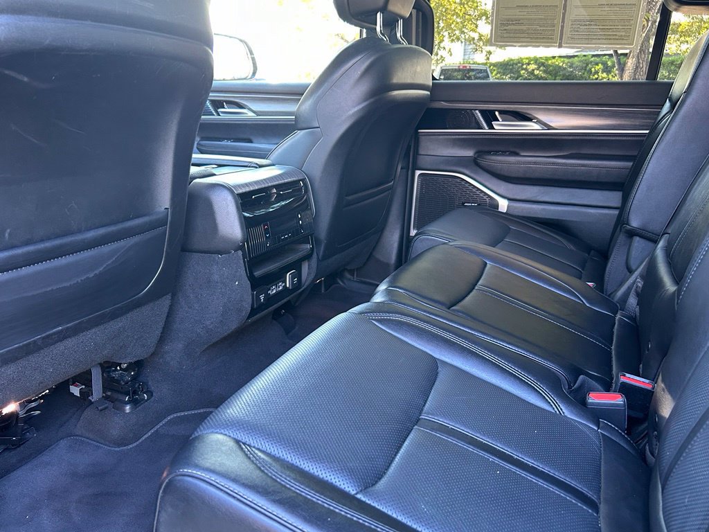 Used 2024 Jeep Wagoneer Series II w/ Flexible Seating Group RWD image 43