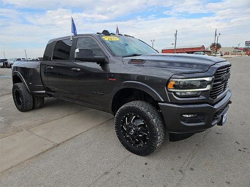 Used 2022 RAM 3500 Laramie w/ Night Edition image 10