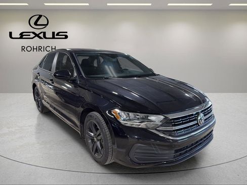 Used 2022 Volkswagen Jetta SE image 4