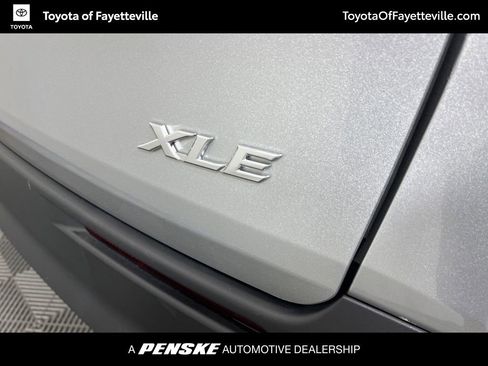 Certified 2025 Toyota Sienna XLE FWD image 4