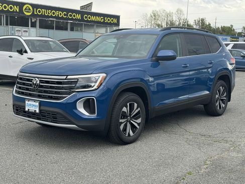 Used 2025 Volkswagen Atlas SE image 23