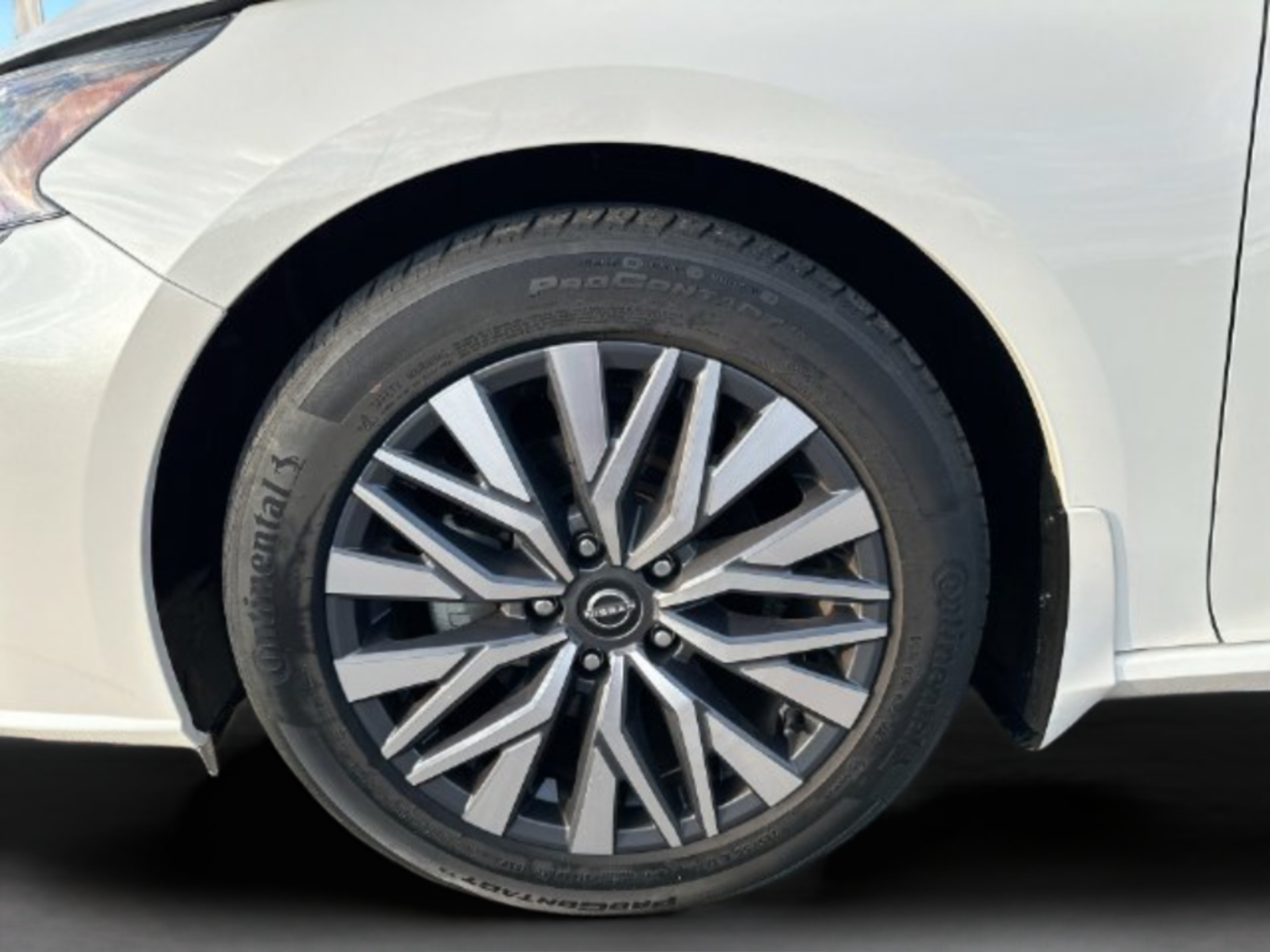 Used 2023 Nissan Altima 2.5 SV w/ SV Premium Package FWD image 29