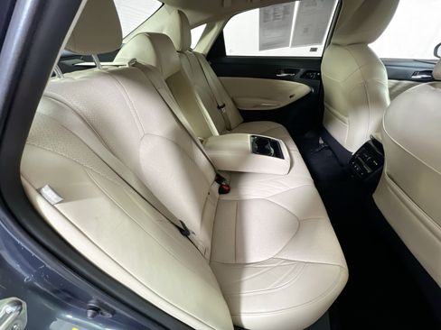 Used 2019 Toyota Avalon Limited w/ All Weather Liner Package FWD image 28