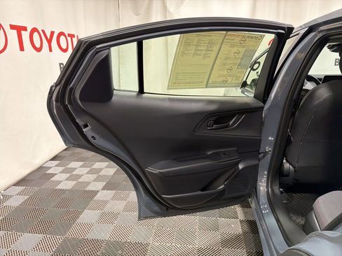 Used 2026 Toyota Prius Plug-In Hybrid FWD image 16