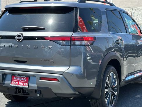 New 2026 Nissan Pathfinder Platinum AWD/4WD image 8