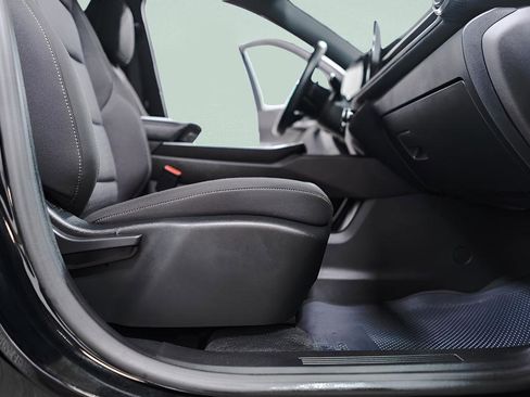 Used 2025 Chevrolet Equinox LT image 33