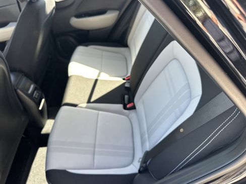 New 2025 Hyundai Venue SEL image 13