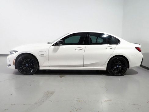 Used 2023 BMW 330e w/ M Sport Package image 9