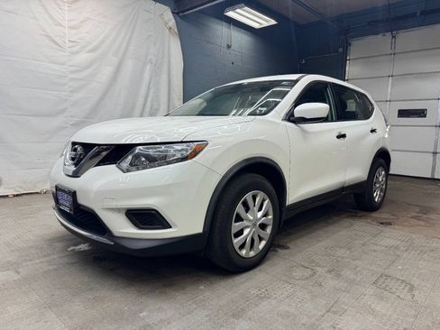 Used 2016 Nissan Rogue S FWD image 3
