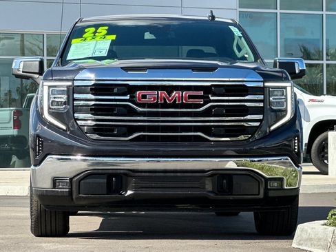 Used 2025 GMC Sierra 1500 SLT AWD/4WD image 9