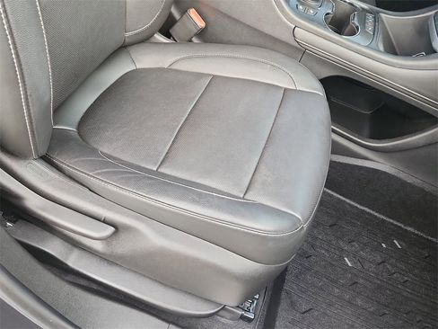 Used 2020 GMC Acadia SLT w/ Trailering Package image 14