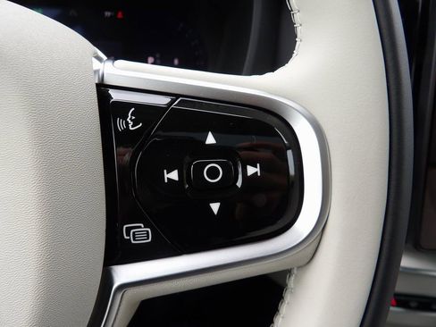 New 2026 Volvo XC60 B5 Ultra w/ Protection Package Premier image 17