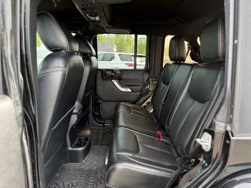 Used 2016 Jeep Wrangler Unlimited Rubicon AWD/4WD image 14