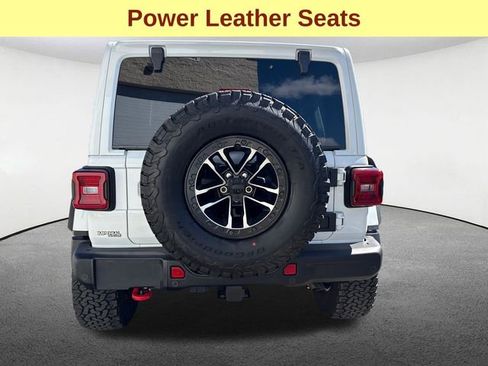 Certified 2025 Jeep Wrangler Unlimited Rubicon AWD/4WD image 12