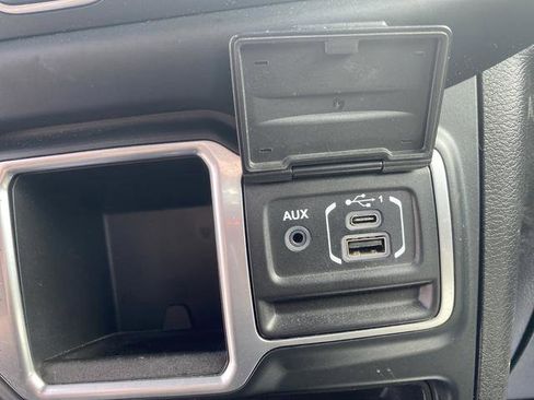 Used 2018 Jeep Wrangler Unlimited Sport AWD/4WD image 23