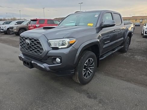Used 2023 Toyota Tacoma TRD Sport w/ Advanced Technology Package image 3
