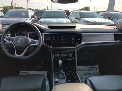 Used 2021 Volkswagen Atlas SEL AWD/4WD image 12