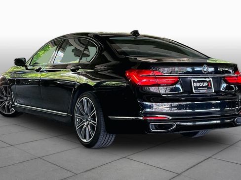 Used 2018 BMW 740i RWD image 11