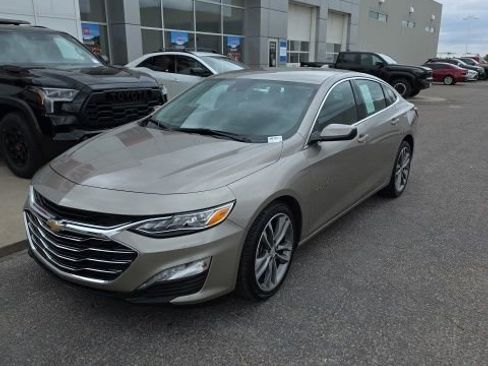 Used 2024 Chevrolet Malibu LT FWD image 1