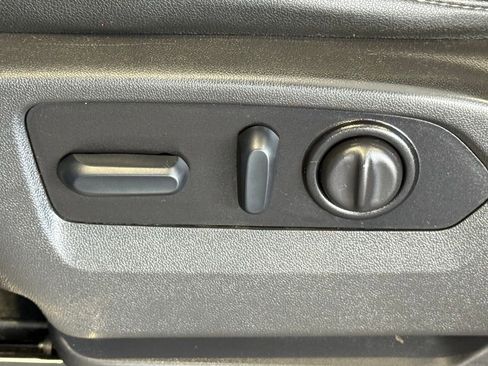 Used 2022 Chevrolet Silverado 1500 LT image 20