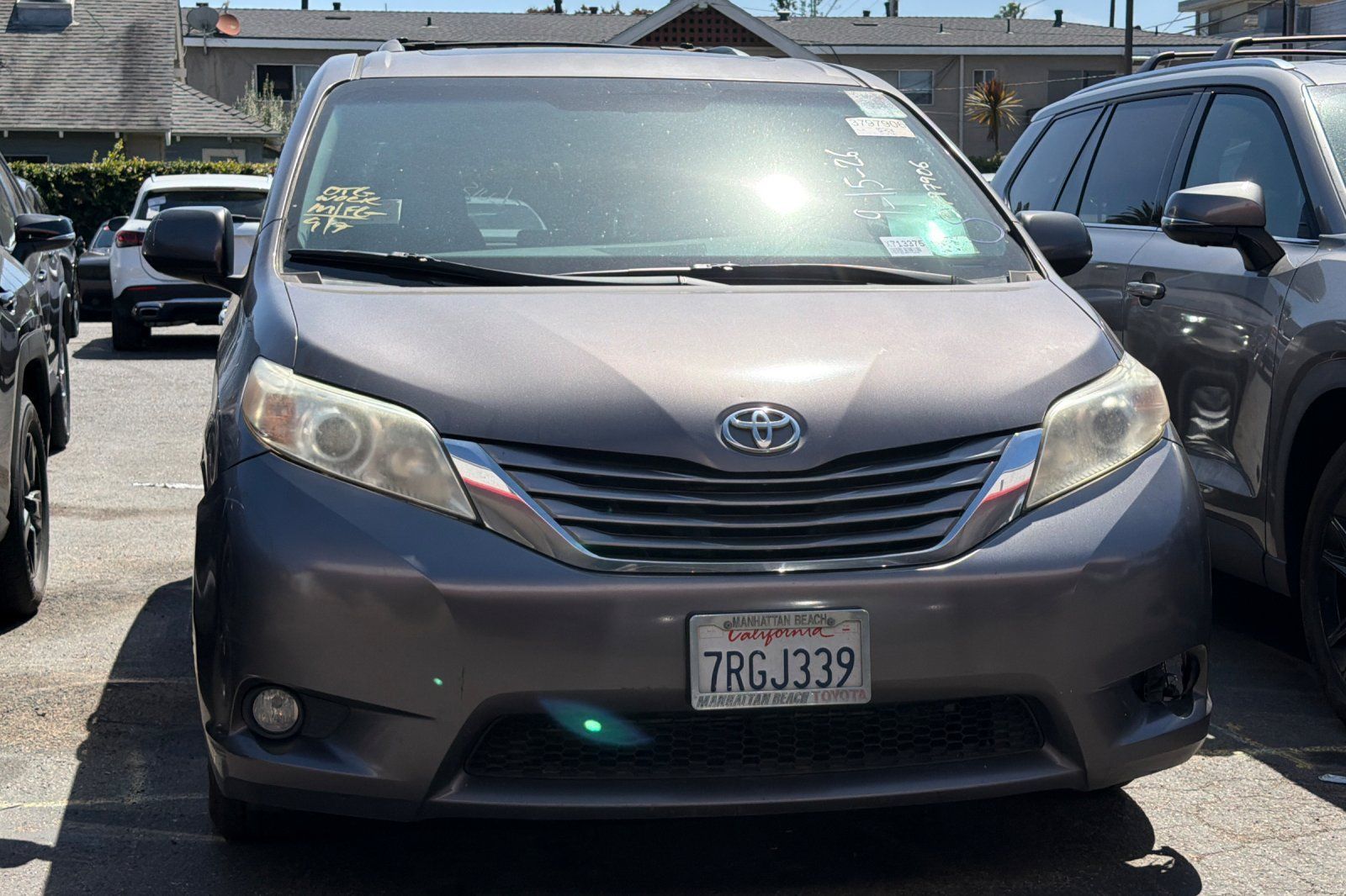 Used 2016 Toyota Sienna XLE w/ XLE Navigation Package FWD image 2