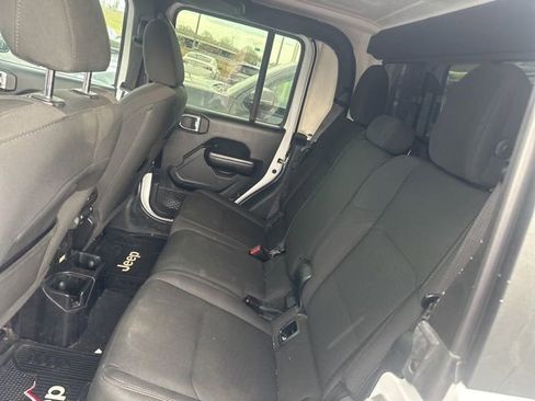 Used 2020 Jeep Gladiator Sport w/ Quick Order Package 24S image 9