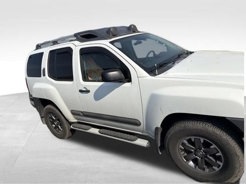 Used 2015 Nissan Xterra PRO-4X w/ Pro-4x Leather Package AWD/4WD image 9