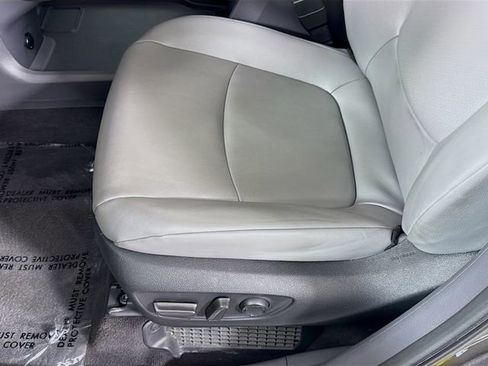 Used 2024 Toyota Sienna XLE image 18