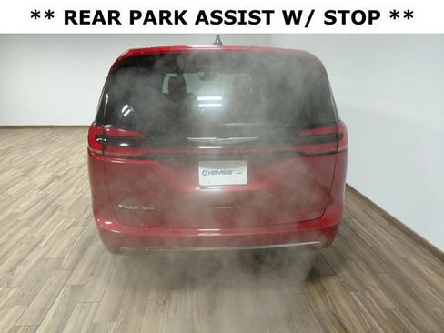 Certified 2025 Chrysler Pacifica Select FWD image 7