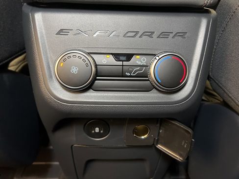 New 2025 Ford Explorer Active image 28