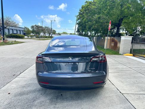 Used 2018 Tesla Model 3 Long Range image 8
