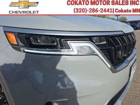Used 2024 Kia Carnival EX FWD image 11