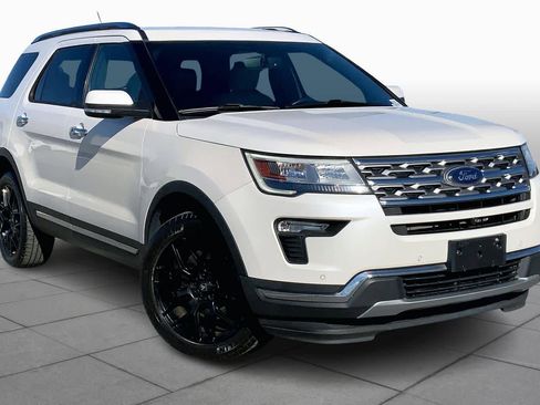 Used 2019 Ford Explorer Limited w/ Class III Trailer Tow Package image 3