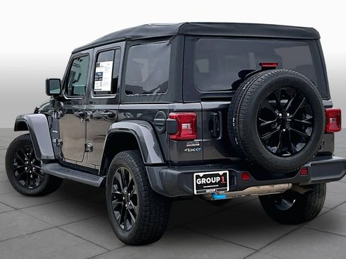 Used 2022 Jeep Wrangler Unlimited Sahara w/ Cold Weather Group AWD/4WD image 13