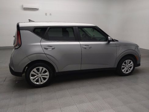 Used 2025 Kia Soul LX image 10