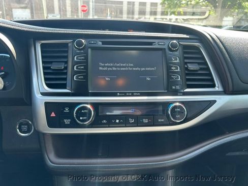 Used 2016 Toyota Highlander XLE AWD/4WD image 41