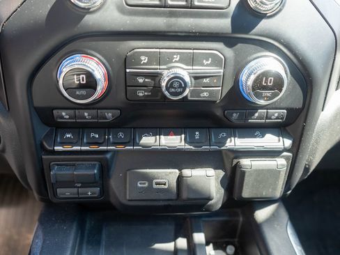 Used 2020 GMC Sierra 1500 AT4 w/ AT4 Premium Package AWD/4WD image 23