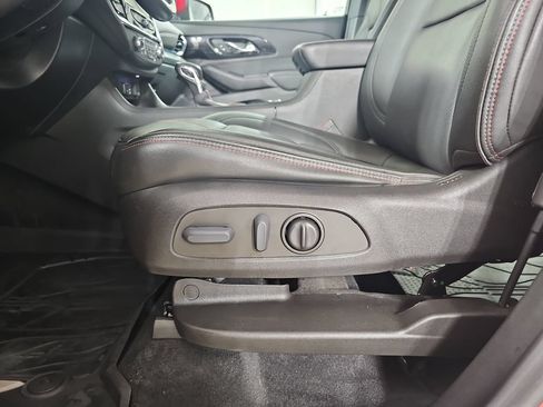 Used 2022 Chevrolet Traverse RS w/ LPO, Floor Liner Package AWD/4WD image 36
