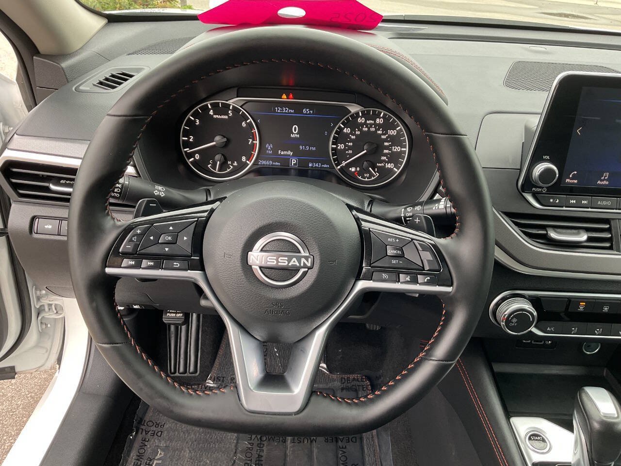 Used 2025 Nissan Altima 2.5 SR FWD image 17