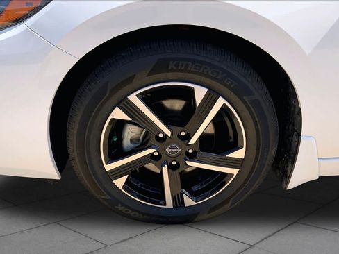 Used 2024 Nissan Sentra SV FWD image 10