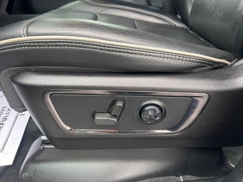 Used 2022 RAM 1500 Limited w/ Body Color Bumper Group image 21