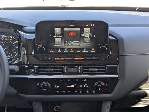 New 2025 Nissan Pathfinder SL image 19