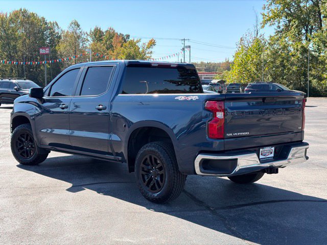 Used 2022 Chevrolet Silverado 1500 LT AWD/4WD image 3